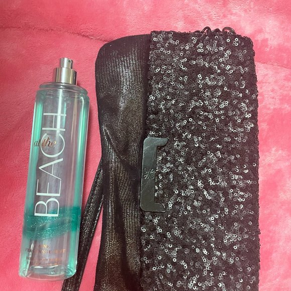 ♥ Vintage Vera Wang Claire Sequin Clutch w/Detachable Chain;Magnet Closure ♥ - Picture 5 of 5